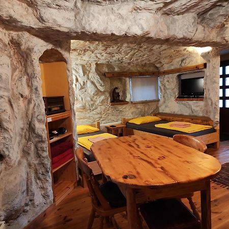 Klub Zlata Ribica Hotel Йесенице Екстериор снимка