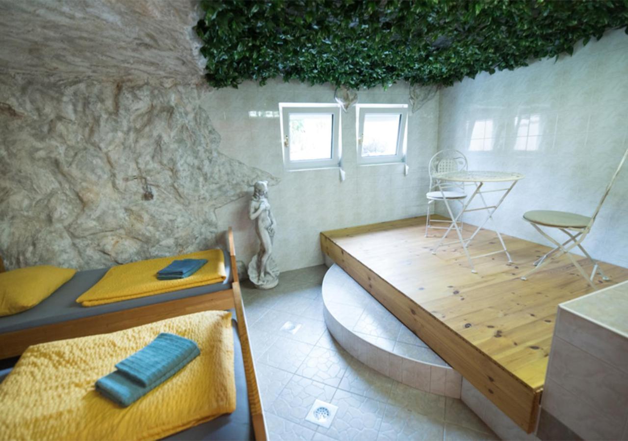 Klub Zlata Ribica Hotel Йесенице Екстериор снимка